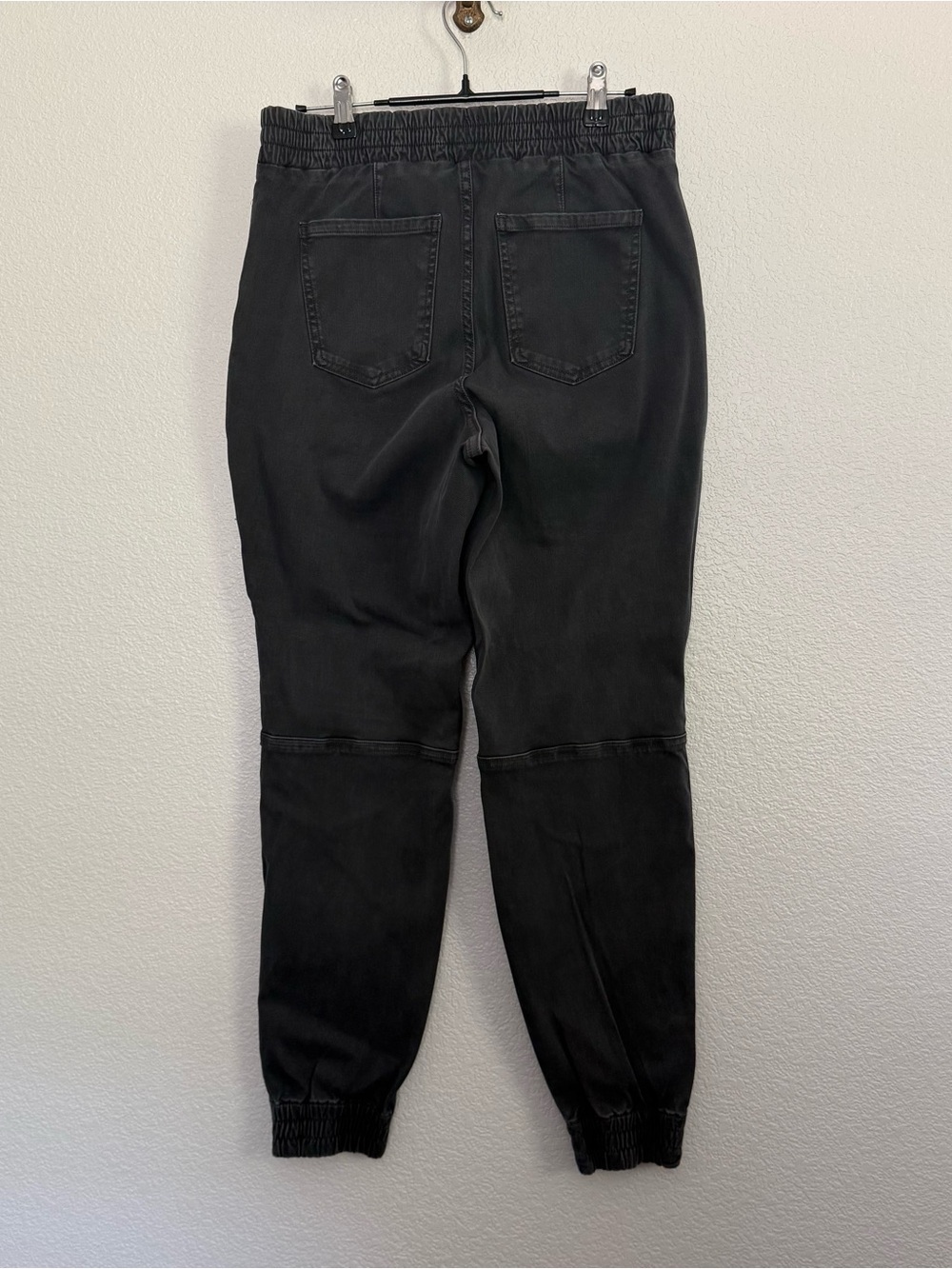 Spanx Stretch Twill Cargo Joggers Pants in Gray Large - Picture 6 of 6